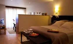 bañera de hidromasaje de la suite