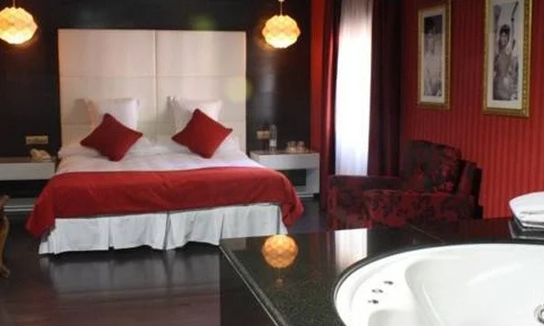 habitacion con hidromasaje en Malaga