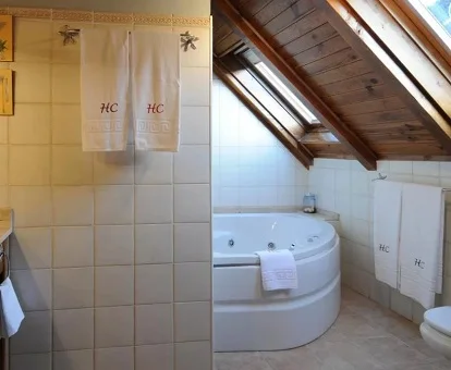 jacuzzi de la habitacion Suite del Hotel Colomers