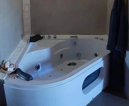 jacuzzi de la habitacion Alberg Taull en Lleida