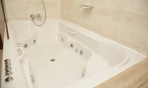 habitacion con jacuzzi Motel el Jardin