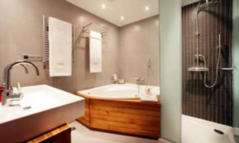 Foto de la bañera de hidromasaje en la Suite Junior Superior del hotel Pullman Skripper Barcelona