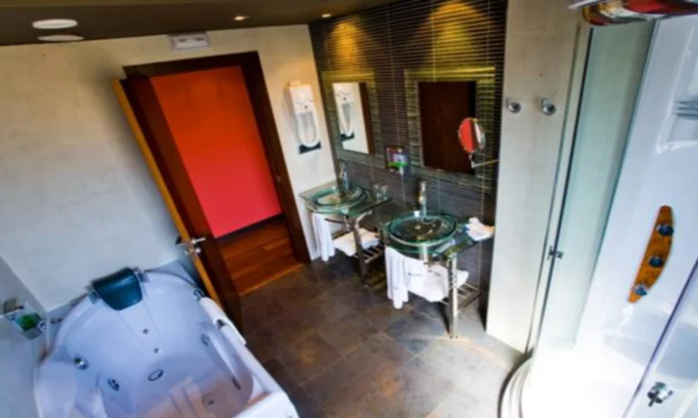 cuarto de baño de la suite