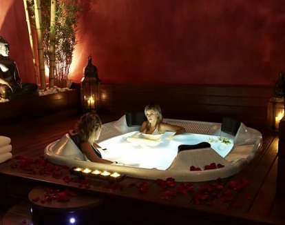 Foto del jacuzzi privado romántico en la Doble Superior del Hotel Sant Roc