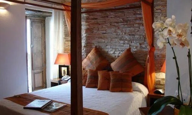 habitaciones con hidromasaje en Villa Marbella