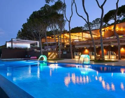 Foto de la piscina de hidroterapia al aire libre.
