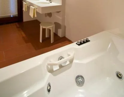 Foto de la Suite con jacuzzi privado y terraza con vistas.