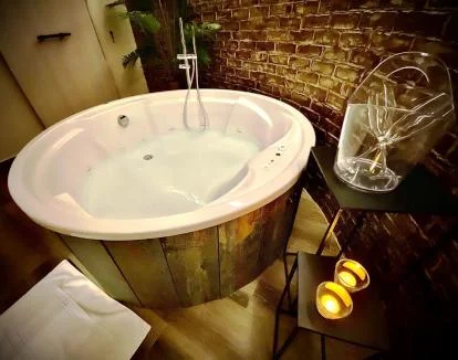 Foto del maravilloso jacuzzi privado de este Loft Rural.