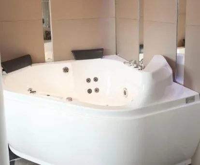 Foto del jacuzzi del AB Design Suites 