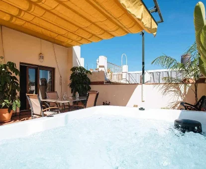 Foto del jacuzzi de exterior del Amazing Penthhouse View in Triana Jacuzzi Centro
