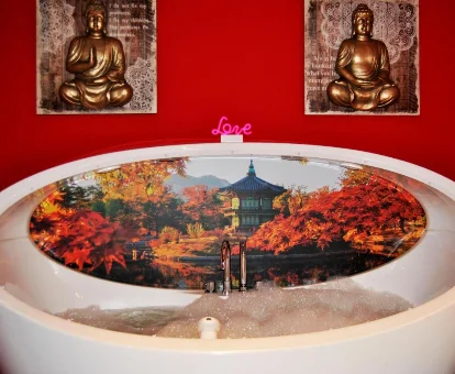 Foto de la bañera de hidromasaje con espuma del Apartamento Deluxe con jacuzzi love for two