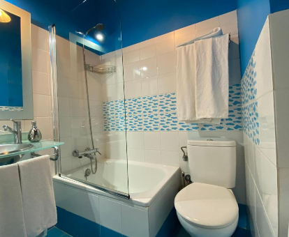 Foto de la bañera de hidromasaje que se encuentra en los Apartamentos Alquitara