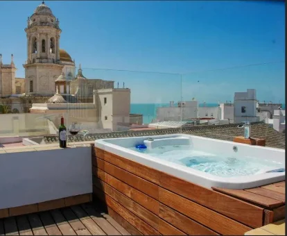 Foto del jacuzzi con vistas del Attic with impressive views and jacuzzi