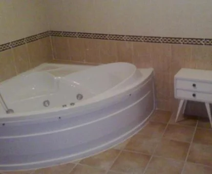 Foto de la bañera de hidromasaje de las Casas Cueva Paloma