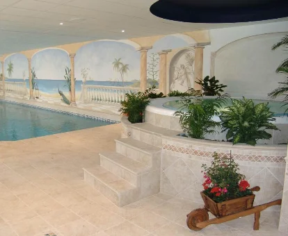 Foto del spa con jacuzzi que se encuentra en el establecimiento con apartamentos Crown Resorts Club Marbella