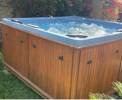 Foto del jacuzzi exterior de El Lagar de los Abuelos