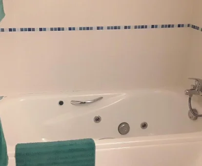 Foto de la bañera de hidromasaje que se encuentra en Sherryflat Paralejo 10