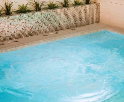 Foto de la piscina de hidromasaje que se encuentra en el Sono & SPA - Adults Only