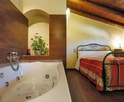 Foto de la bañera de hidromasaje que se encuentra en una habitación de los Valderrobres