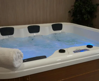Foto del jacuzzi para 6 personas de la casa rural Cal Viladot 
