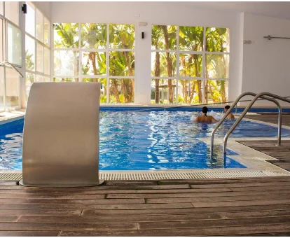 Foto del spa con piscina cubierta que se encuentra en el Camping Lo Monte