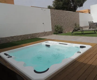 Foto del jacuzzi de exterior de la Casa Amor