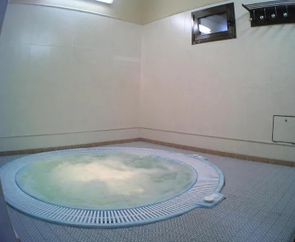 Foto del jacuzzi de la Casa Banys L'Avellà