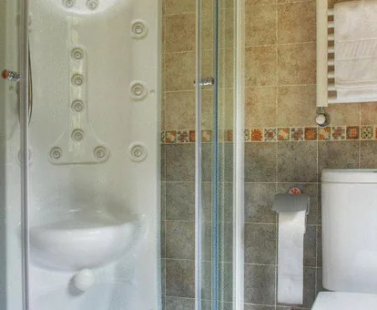 Foto de la ducha de hidromasaje de la Casa do Fidalgo