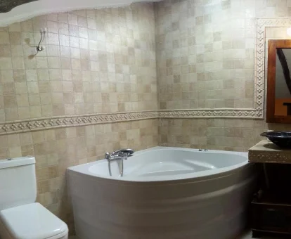 Foto de la bañera de hidromasaje que se encuentra en la Casa Gibranzos 

