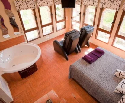 Foto de la habitación con jacuzzi de la Casa Rural Caseta de l' Hort