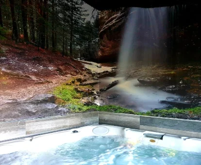 Foto del jacuzzi que se encuentra en la Casa Rural La Puerta Del Río Lobos