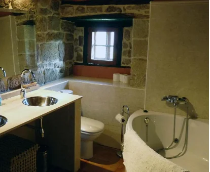 Foto de la bañera de hidromasaje de la Casa Rural Los Abedules y Azuela