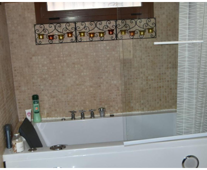 Foto de la bañera de hidromasaje que se encuentra en la Casa rural Solana Moncayo
