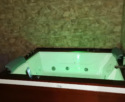 Foto de la bañera de hidromasaje que se encuentra en Casa rural