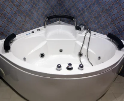 Foto de la bañera de hidromasaje del Casal Pedrajás