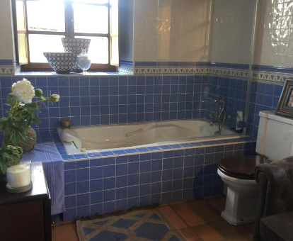 Foto de la bañera de hidromasaje que se encuentra en le Caserío Sautu Goikoa 