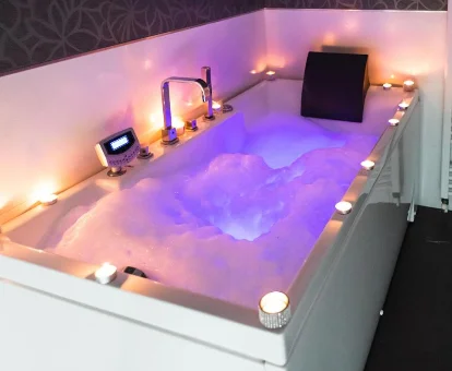 Foto de la bañera de hidromasaje con espuma del Chalet en Costa da Morte