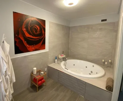 Foto del jacuzzi que se encuentra en el apartamento Dos Torres Barbol - Jacuzzi y Netflix en la habitación