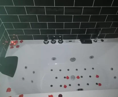 Foto de la abñera de hidromasaje de los apartamentos Dos Torres Rivendel - Hidromasaje - Parking - WiFi