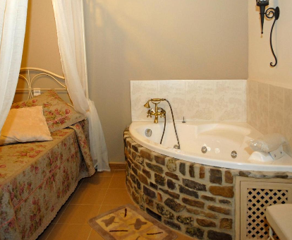 Foto de la bañera de hidromasaje que se encuentra en El Corralico del Moncayo