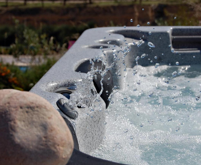 Foto del jacuzzi con chorros de agua de El Pao Spa