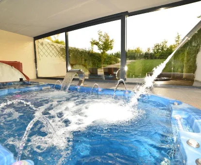 Foto del jacuzzi con chorros de agua de Futurcasa 