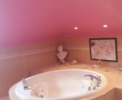 Foto de la bañera de hidromasaje que se encuentra en Habitaciones Turísticas Ontxene
