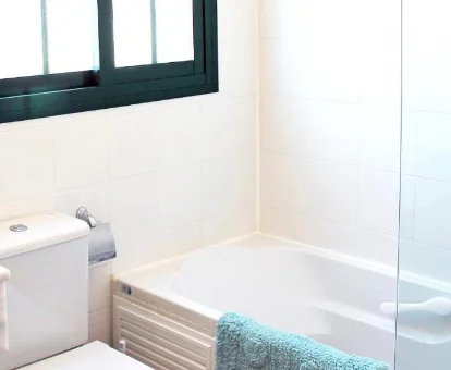Foto de la bañera de hidromasaje que se encuentra en la casa Holiday Home Mirador II 
