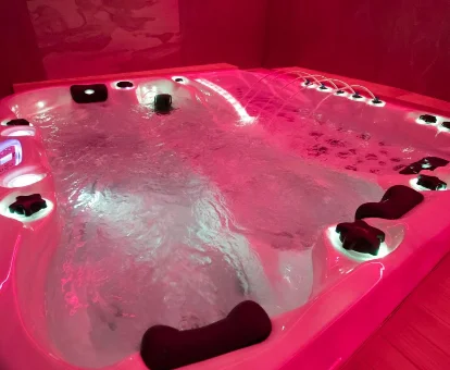 Foto del jacuzzi que se encuentra en el Hotel 1877 Sensaciones & SPA