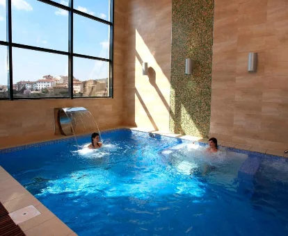 Foto de la piscina cubierta del Hotel La Trufa Negra