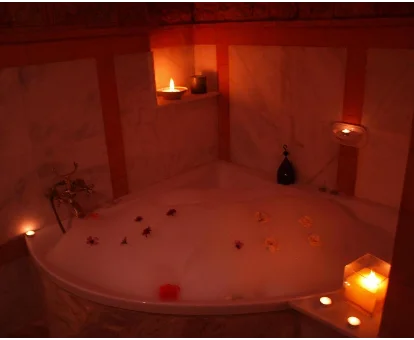 Foto de la bañera de hidromasaje con espuma de la Huerta el Fontanarillo