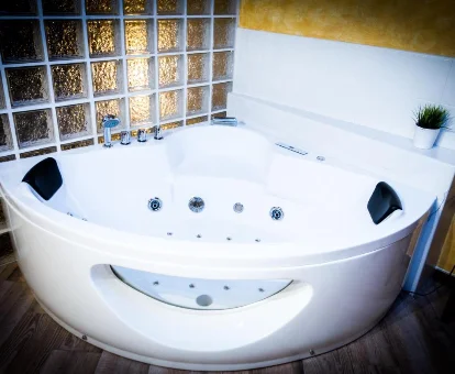 Foto de la bañera de hidromasaje que se encuentra en La Casa del Medio