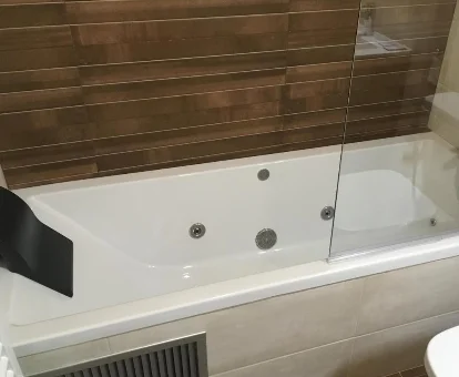 Foto de la bañera de hidromasaje que se encuentra en la casa Loteta Experience 