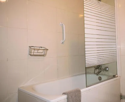 Foto de la bañera de hidromasaje de la casa Palacio de Velamazán